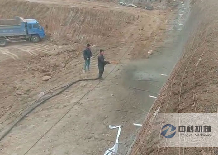 液壓混凝土濕噴機施工現(xiàn)場