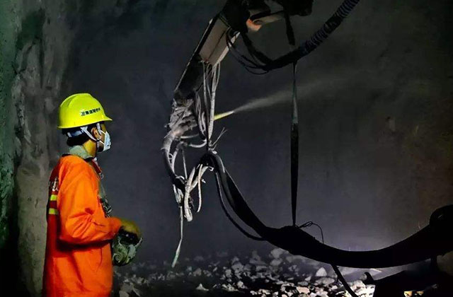 混凝土濕噴機械手在隧道機械化施工中的應用